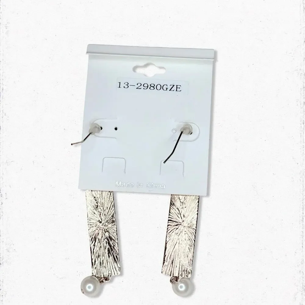 7185. Faux Zebra Goldtone Earrings